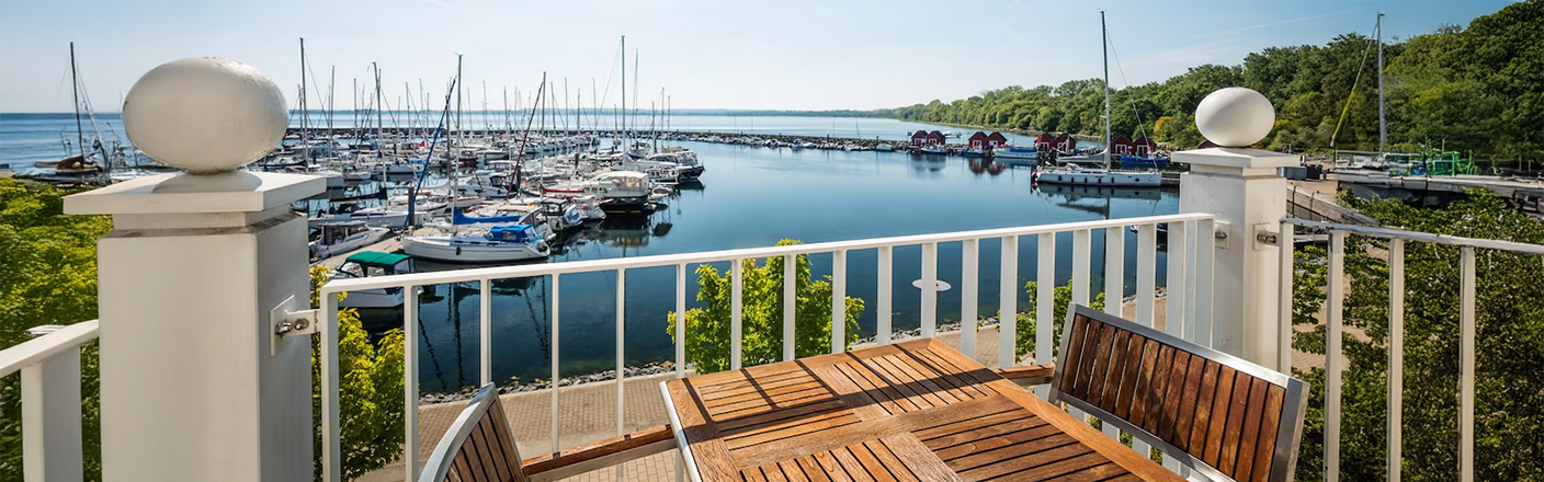 Ostsee-Urlaub mit Hafenblick – Dorfhotel Boltenhagen