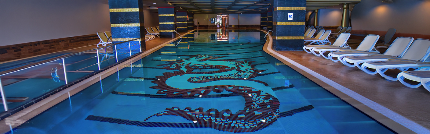 Luxus Indoor-Pool – Royal Dragon Hotel