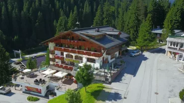 Hotel Almhof – Urlaub in den Bergen