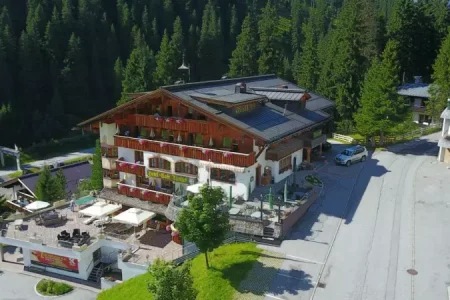 Hotel Almhof – Urlaub in den Bergen